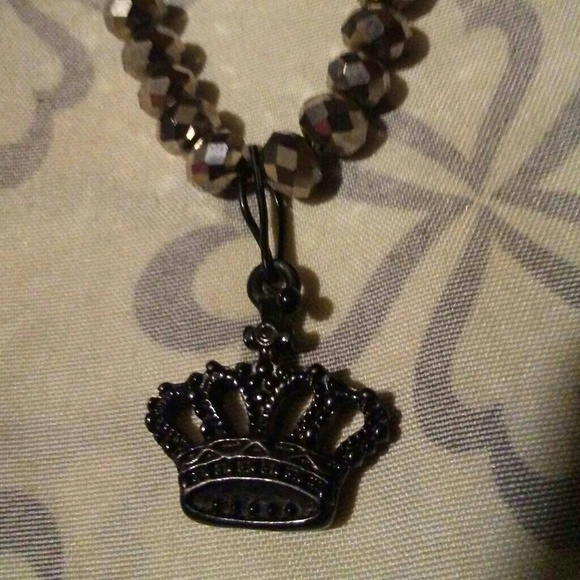 Black crown necklace - Picture 1 of 5